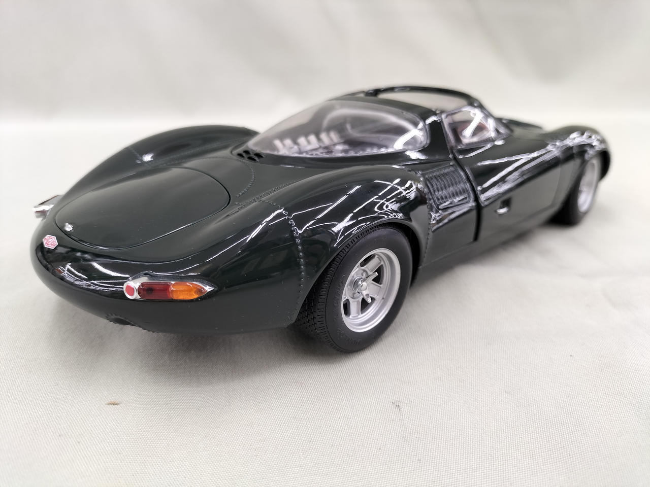 車 AUTO・ART 1/18 JAGAUAR XJ13 ダイキャストミニカー オートアート オウト(AUTOart)|JAGUAR XJ13|HARDOFFオフモール