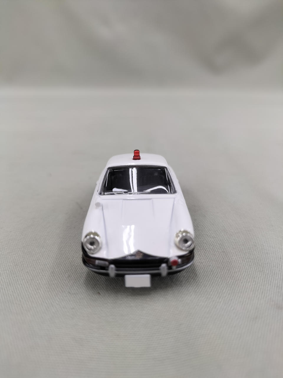 トミカリミテッドヴィンテージ ポルシェ 912 パトロールカー