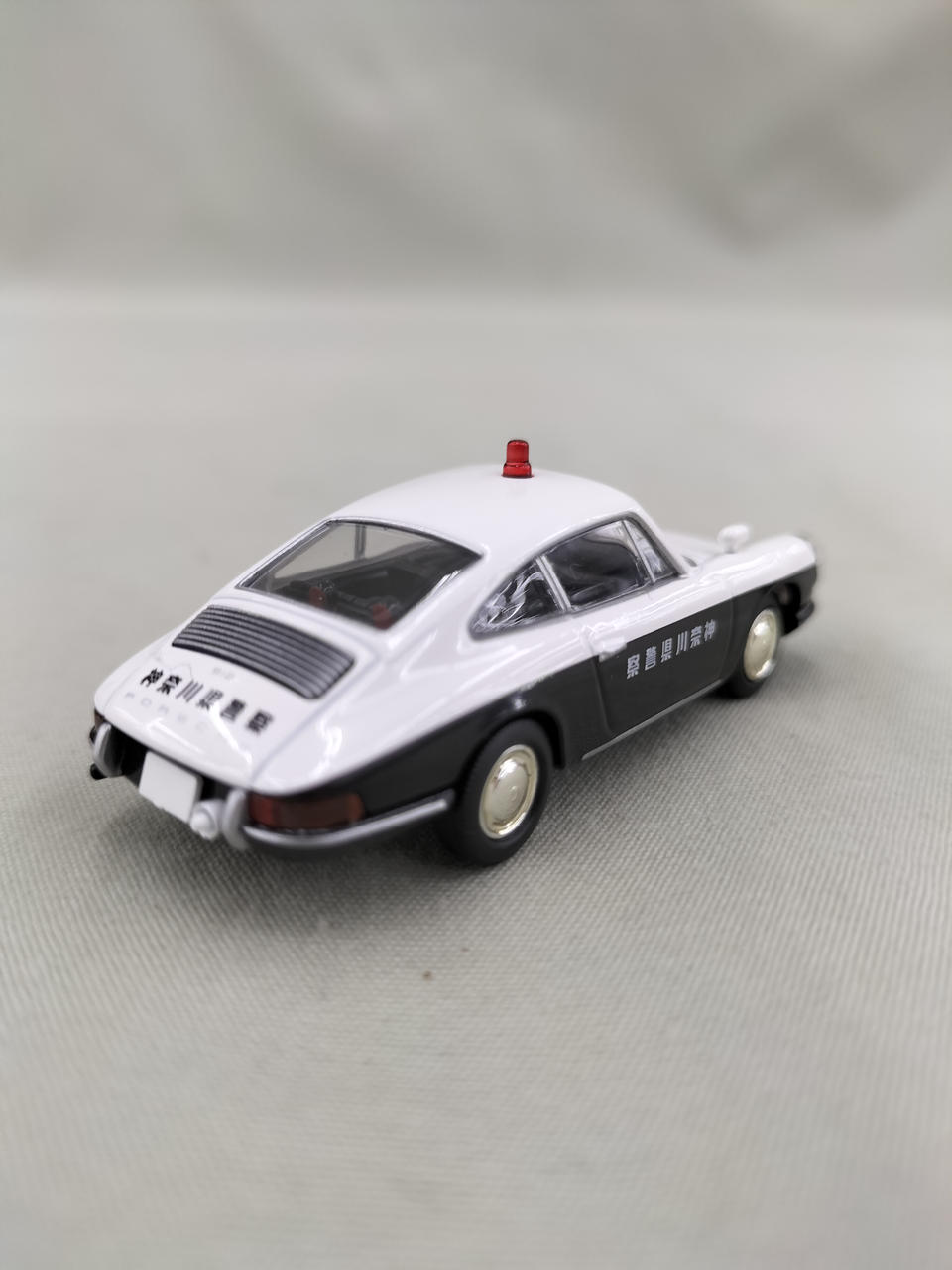 トミカ リミテッドヴィンテージ ポルシェ 912 　神奈川県警　LV―85a トミカリミテッドヴィンテージ LV-85a ポルシェ912 (神奈川県警