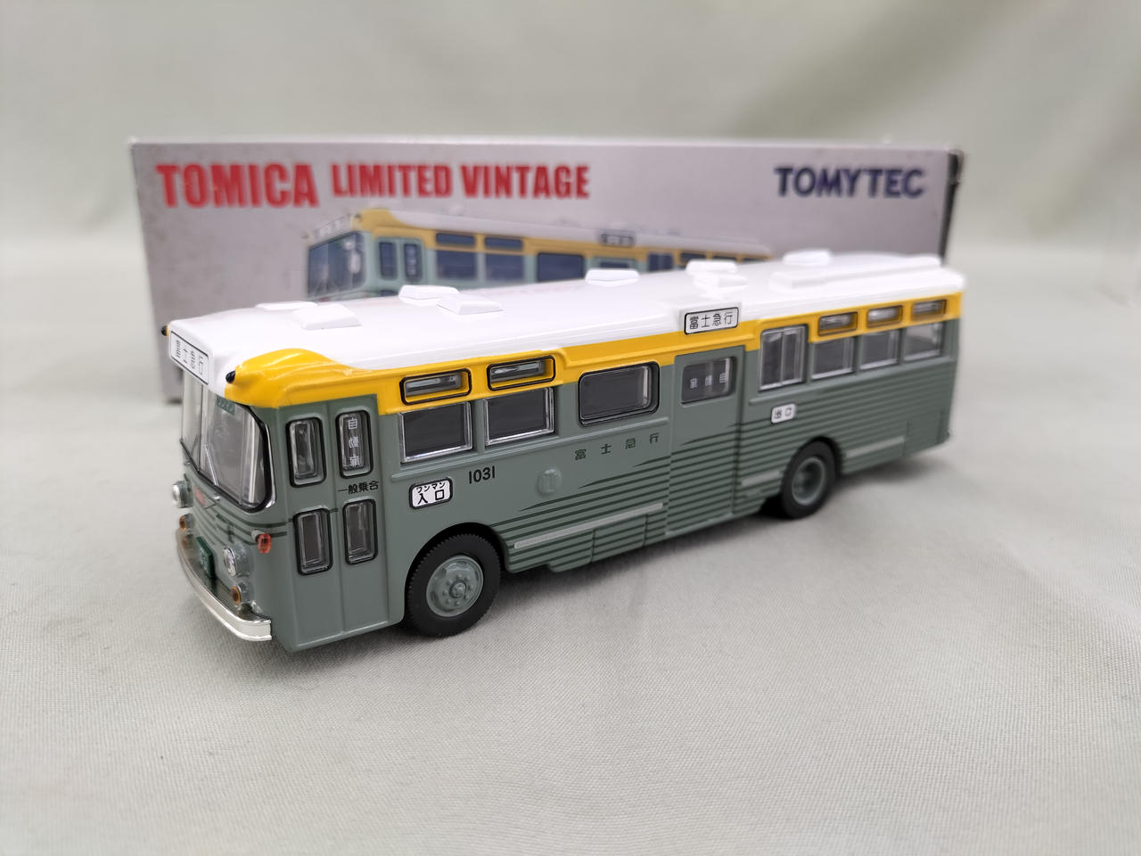 トミカリミテッドヴィンテージ LV-23e 日野RB10型 富士急行バス