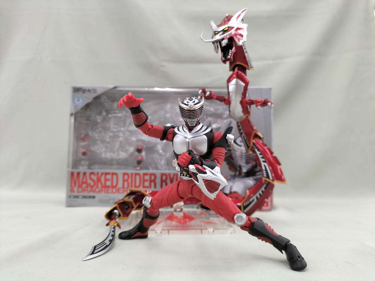 仮面ライダー龍騎＆ドラグレッダー