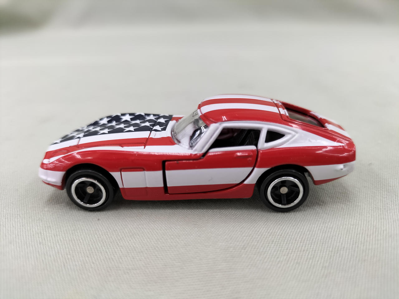 アピタ ピアゴ 世界の国境シリーズ トヨタ2000GT アメリカ国境タイプ アピタ ピアゴ 世界の国境シリーズ トヨタ2000GT アメリカ国境
