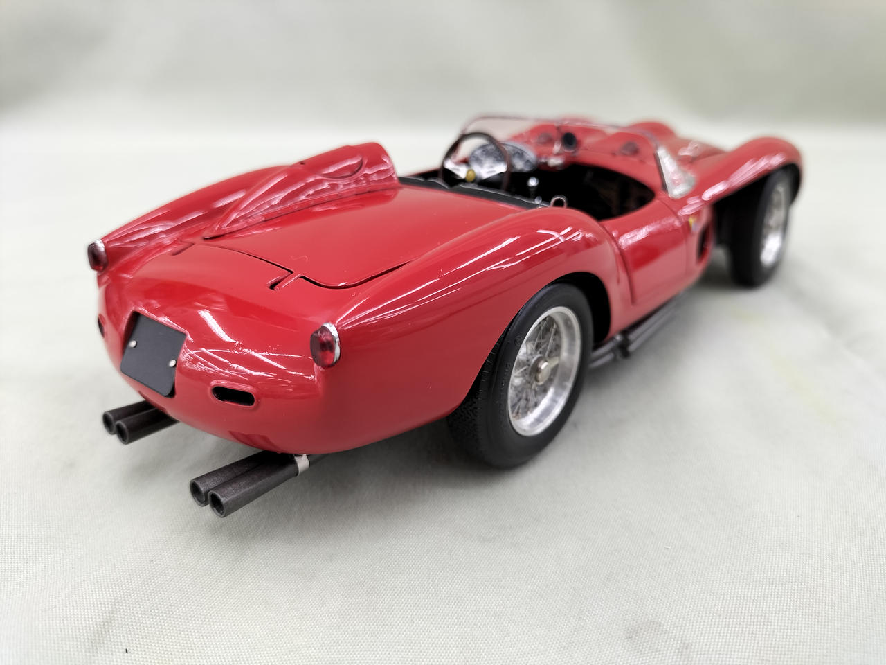 1/18CMC Ferrari 250 TestaRossa (絶版・未展示) 1/18CMC Ferrari 250 TestaRossa (絶版・未展示) CMC 1/18フェラーリ