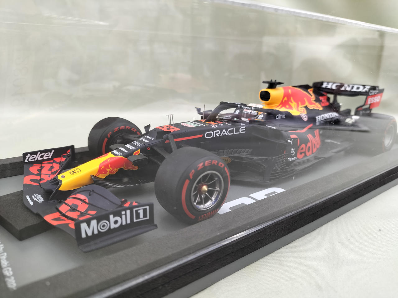 スパーク 1/18 レッドブル・ホンダ RB15 フェルスタッペン spark s-l400.jpg