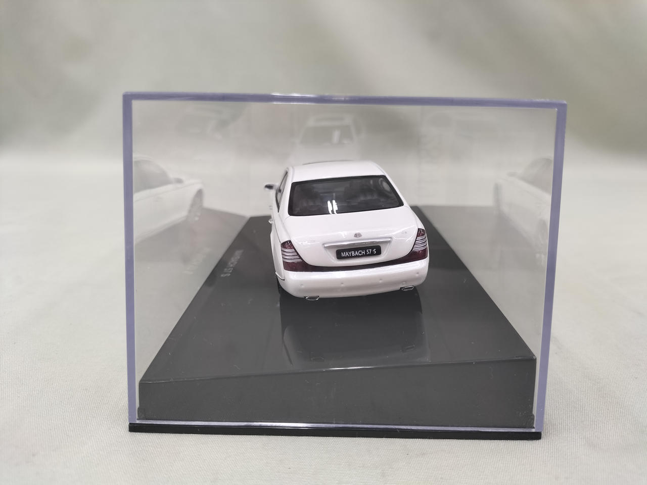 【最終価格・ディーラー特注・ケース付】1/18 Autoart マイバッハ 57 Yahoo!オークション - AUTOart オートアート 1/18 MAYBACH