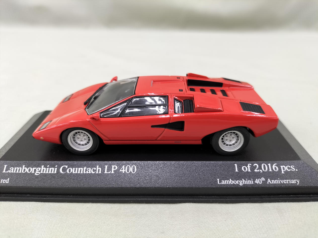 1/43 ミニチャンプス　ランボルギーニカウンタックLP400 赤　40周年記念 1/43 KYOSHO ミニチャンプス ランボルギーニ カウンタック LP400