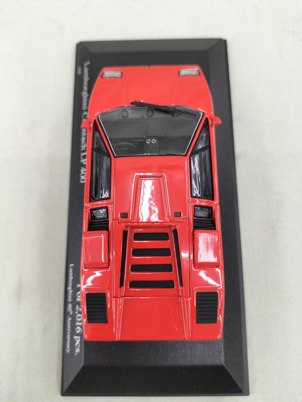 1/43 ミニチャンプス　ランボルギーニカウンタックLP400 赤　40周年記念 1/43 ミニチャンプスランボルギーニカウンタックLP400 赤40周年記念