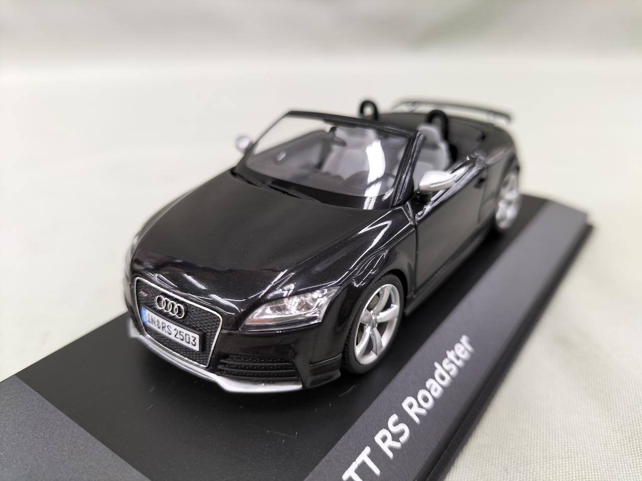 Audi   TT ロードスター　メタル アウディ(AUDI)|アウディTT RS ロードスター|HARDOFFオフモール