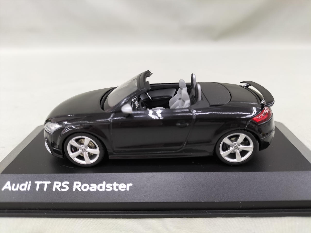 アウディ(AUDI)|アウディTT RS ロードスター|HARDOFFオフモール