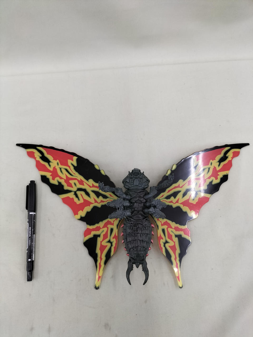 サイズ感の確認用にマッキーを並べています