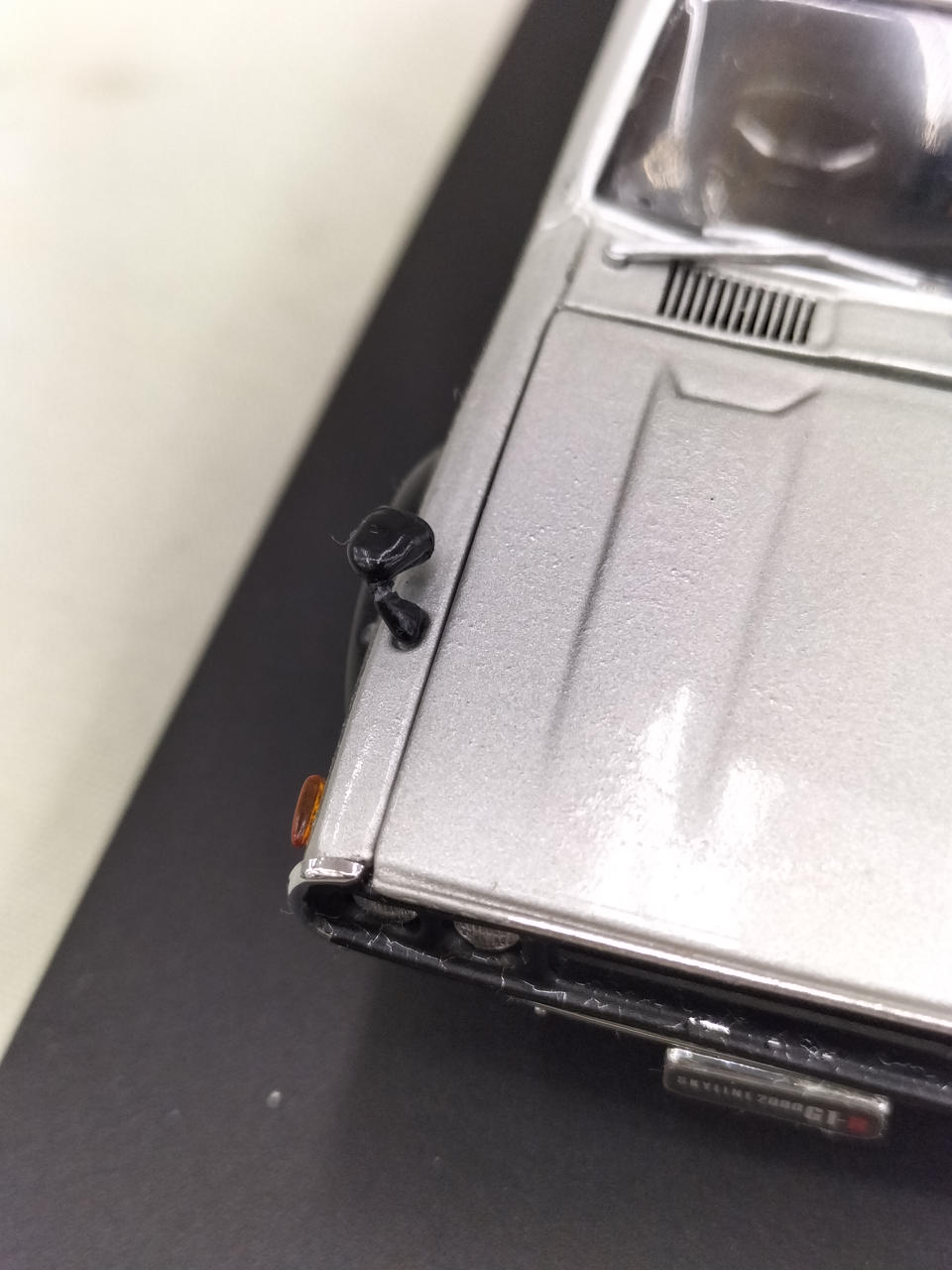 右ミラー歪みと、歪みによる変色あります。