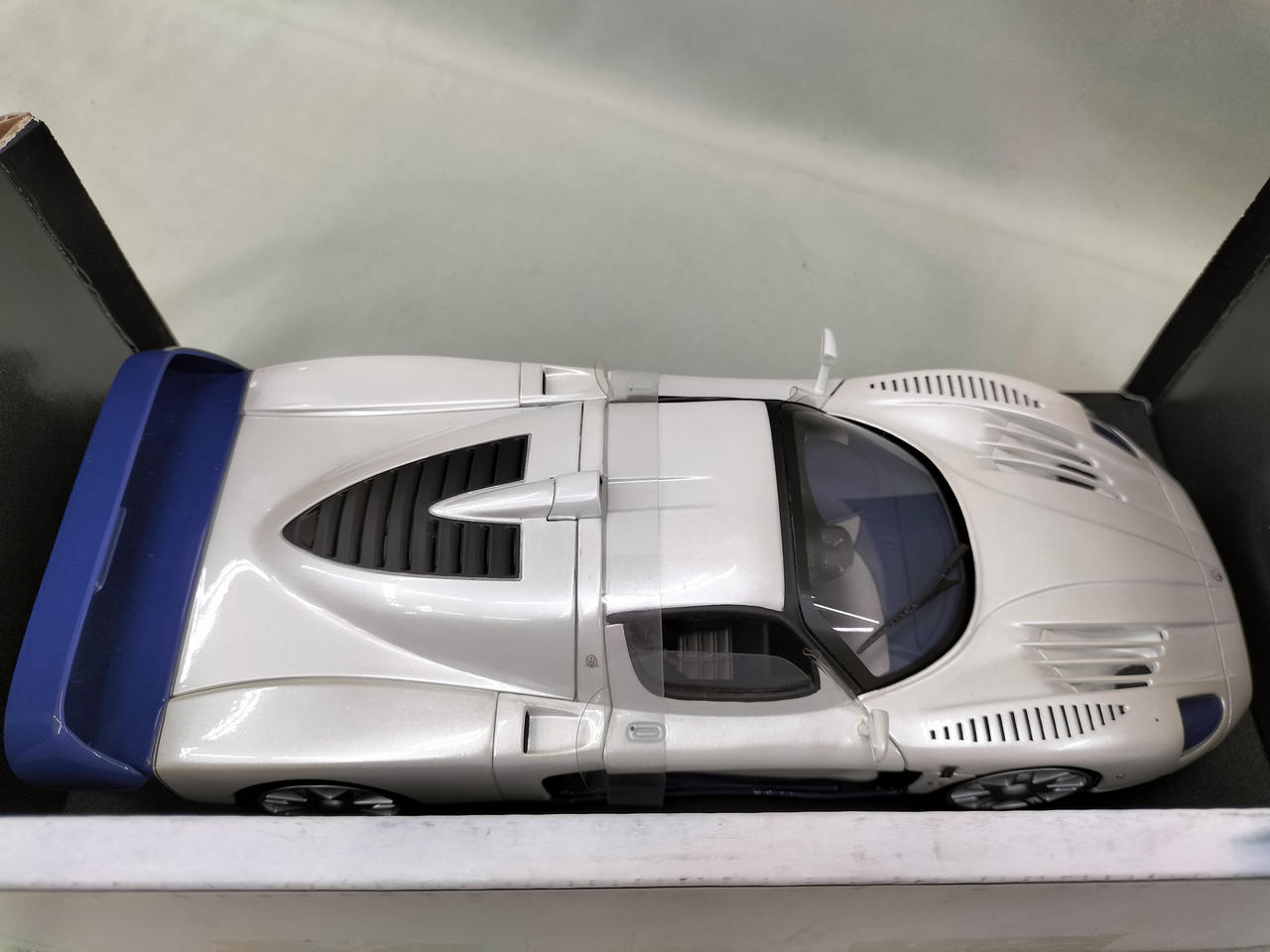 マテルエリート 1/18 マセラティ MC12 ホワイト/ブルー 未開封品