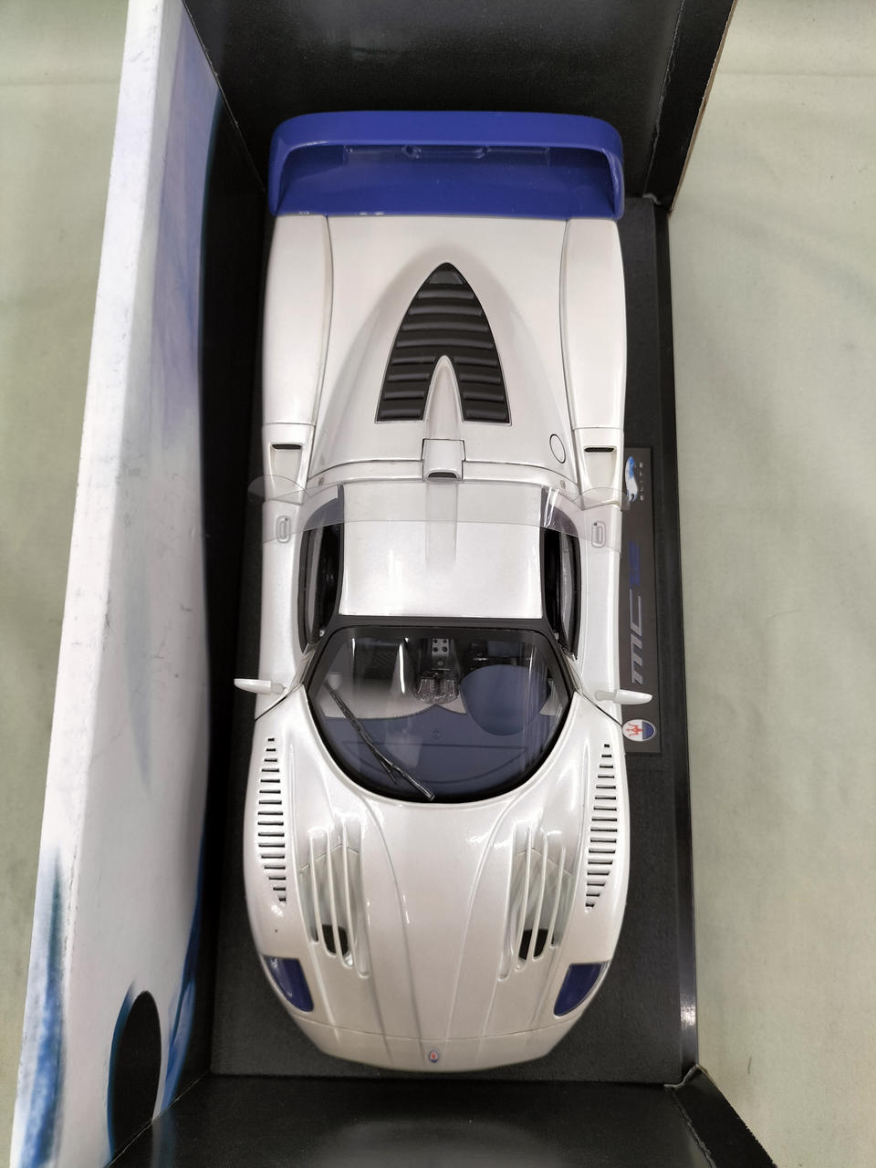 マテルエリート 1/18 マセラティ MC12 ホワイト/ブルー 未開封品