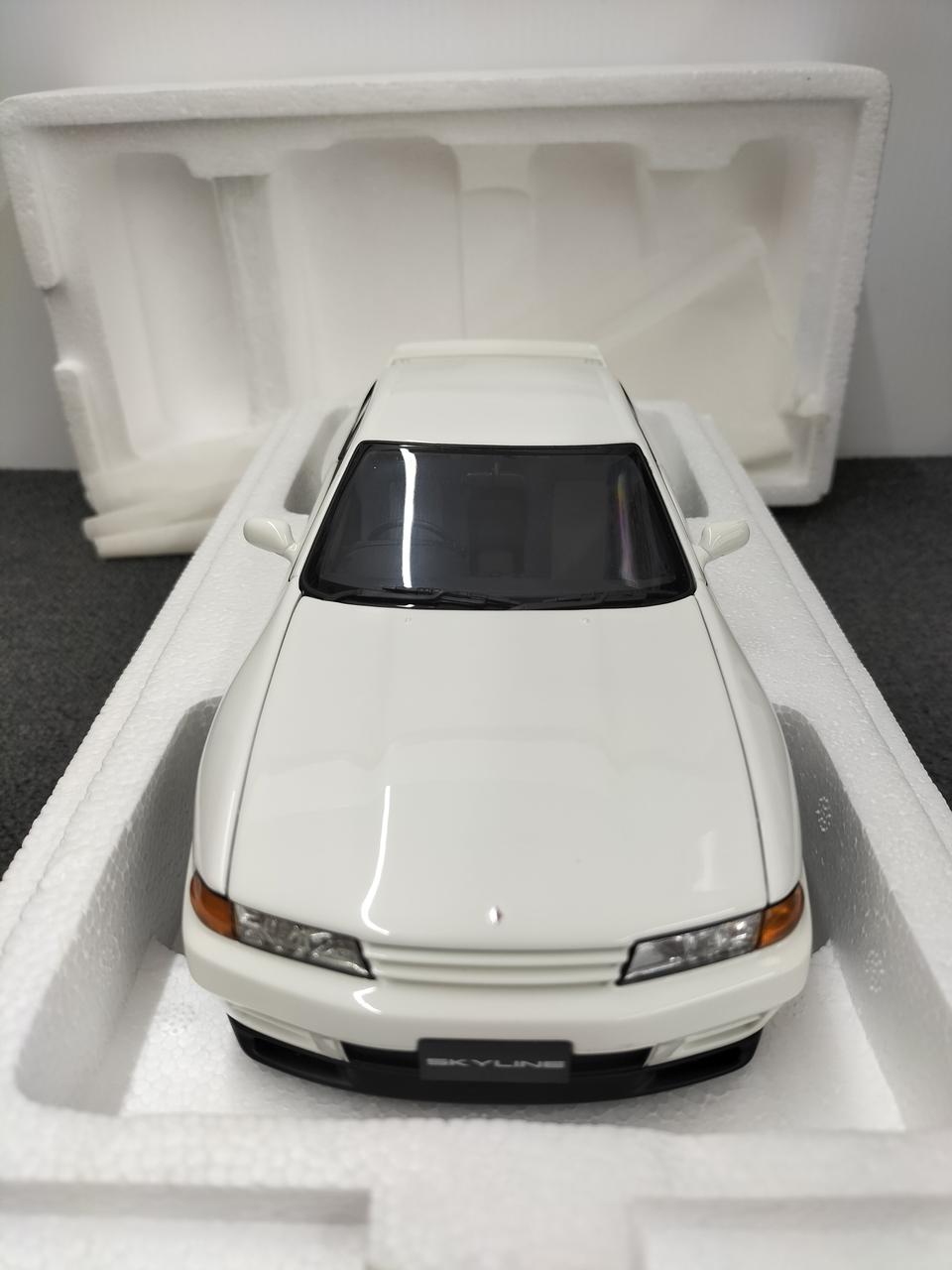 オートアート AUTOart Nissan Skyline GT-R 絶版品 AUTOart】オートアート 1/18 日産 スカイライン GT-R （R34） V