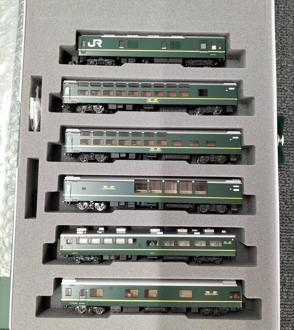 KATO 24系寝台特急 トワイライトエクスプレス 6両基本＋4両増結 KATO 24系寝台特急「トワイライトエクスプレス」 6両基本・4両