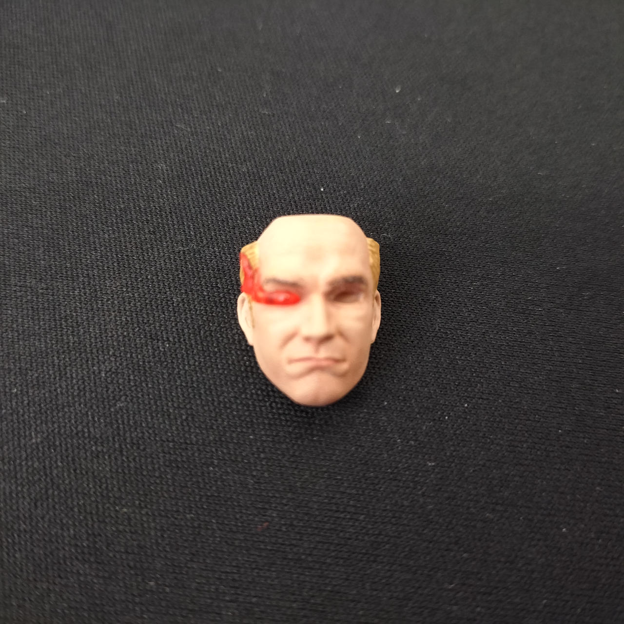 フェイスパーツ一部欠品