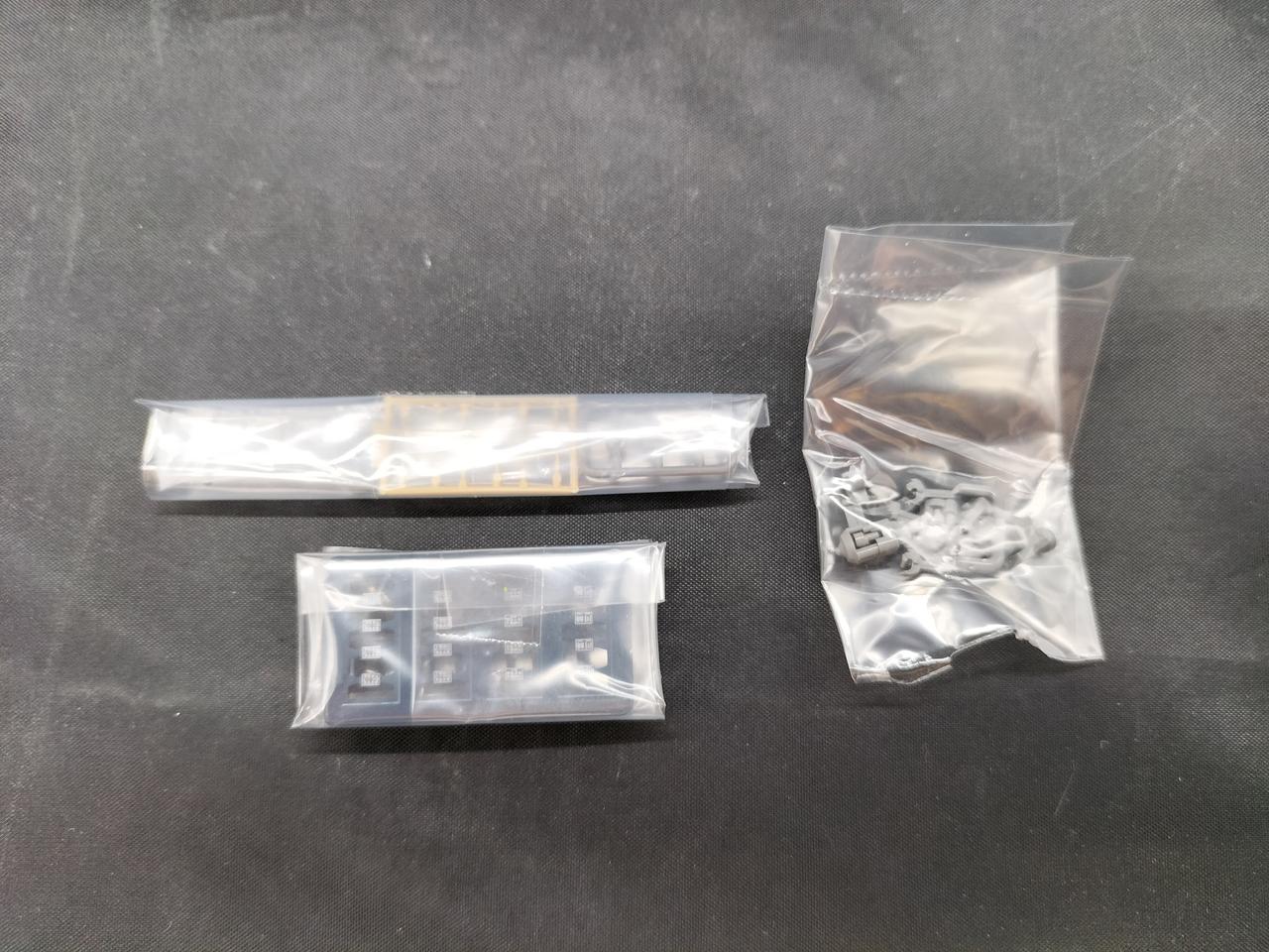 付属品の袋未開封です
