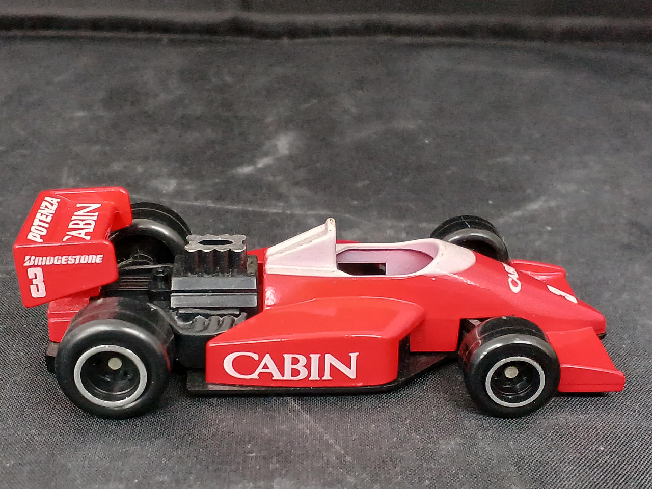 トミカ F3000 CABIN 3