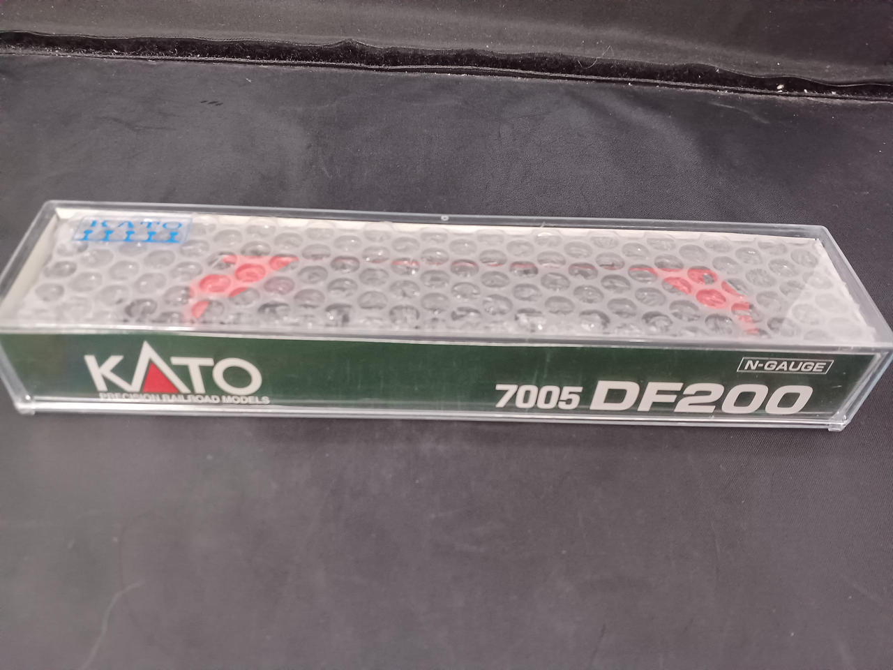KATO DF200 【7005】付属品未開封　接点磨き済み 側面に傷有り　① DF200 0番台を弄る。その3 カント付レール対策 KATO 7007-1