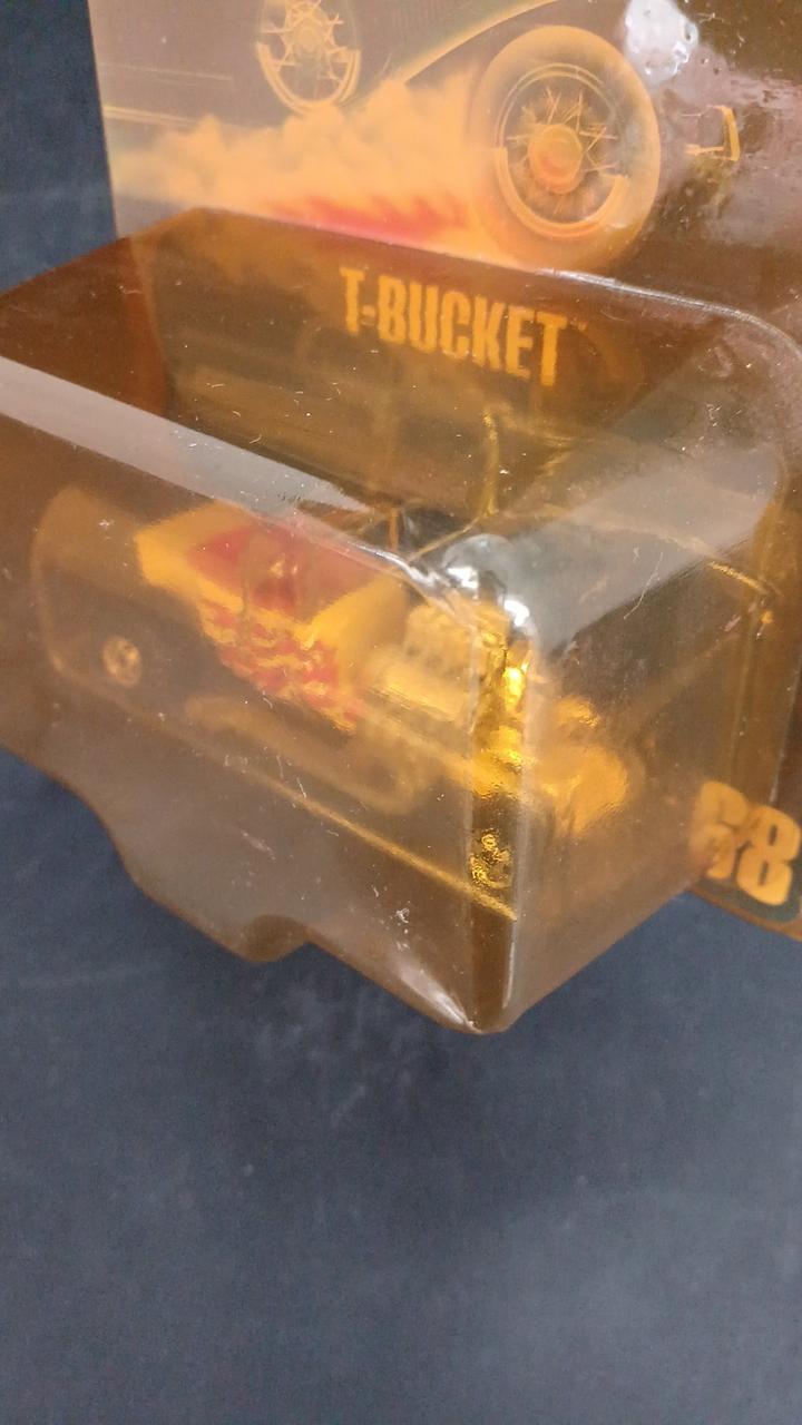 ブリスター凹みあり。