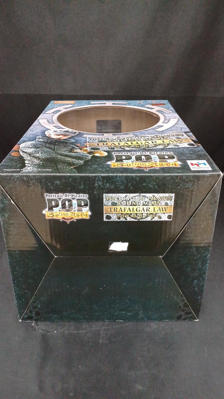 箱底面に剥がれあり。