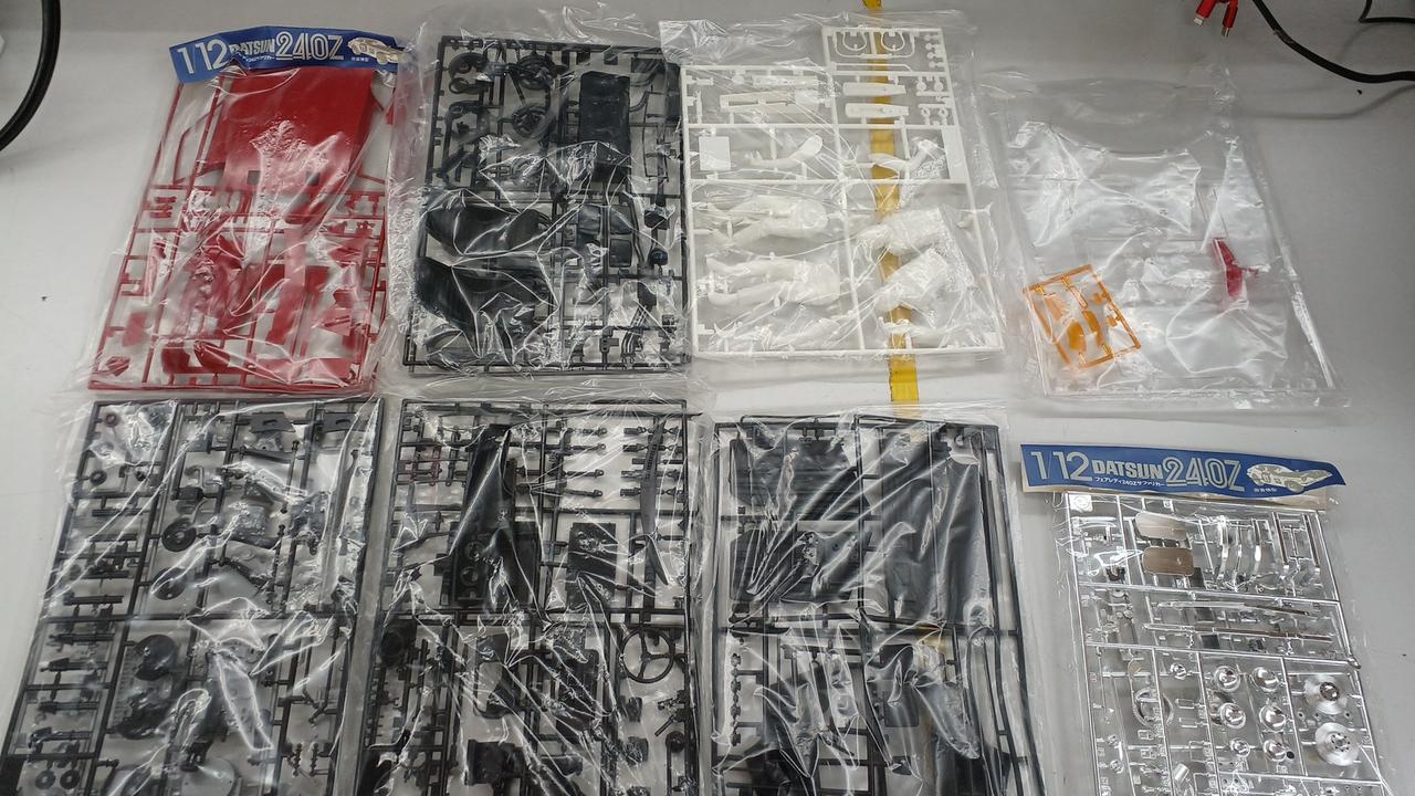 内袋内パーツ外れあり。