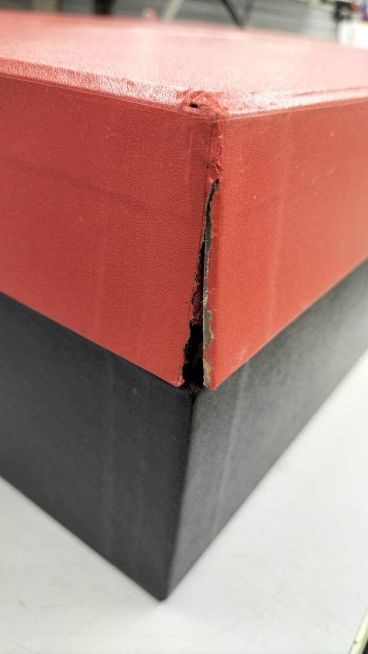 箱傷み。