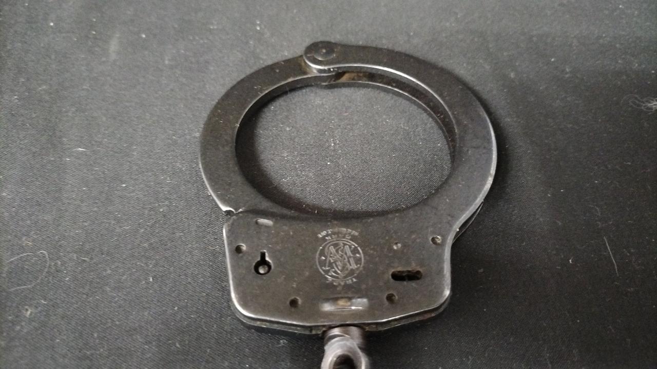 ビンテージ　手錠　USA製 スミス&ウェッソン|ハンドカフ 手錠|HARDOFFオフモール（オフモ