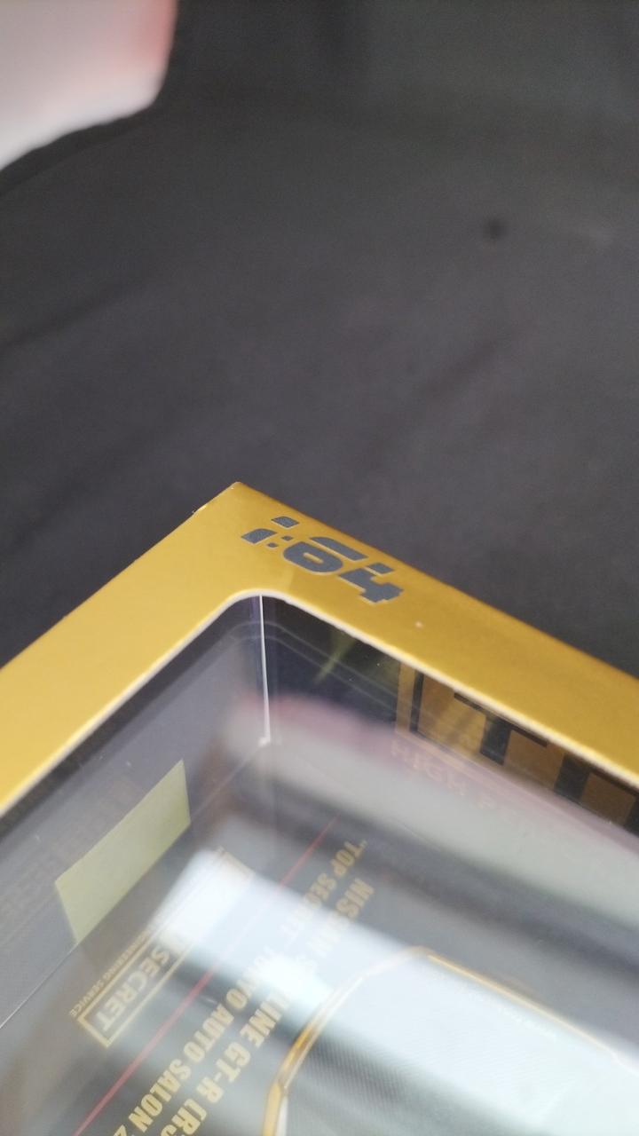 外装ケース曲がりあり