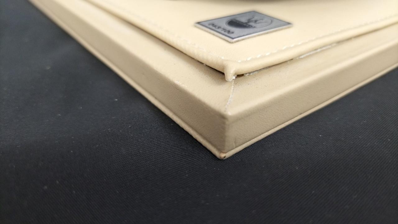 一部台座剥がれあり