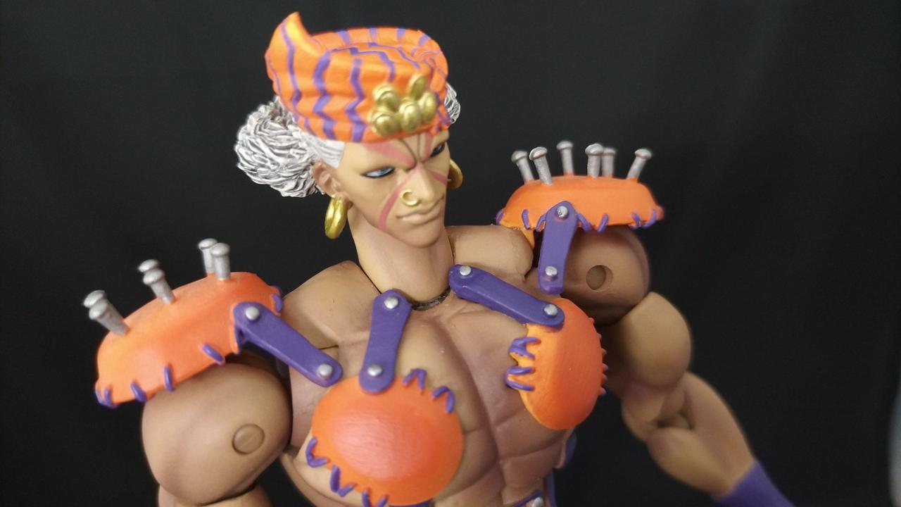 首に接着跡あり