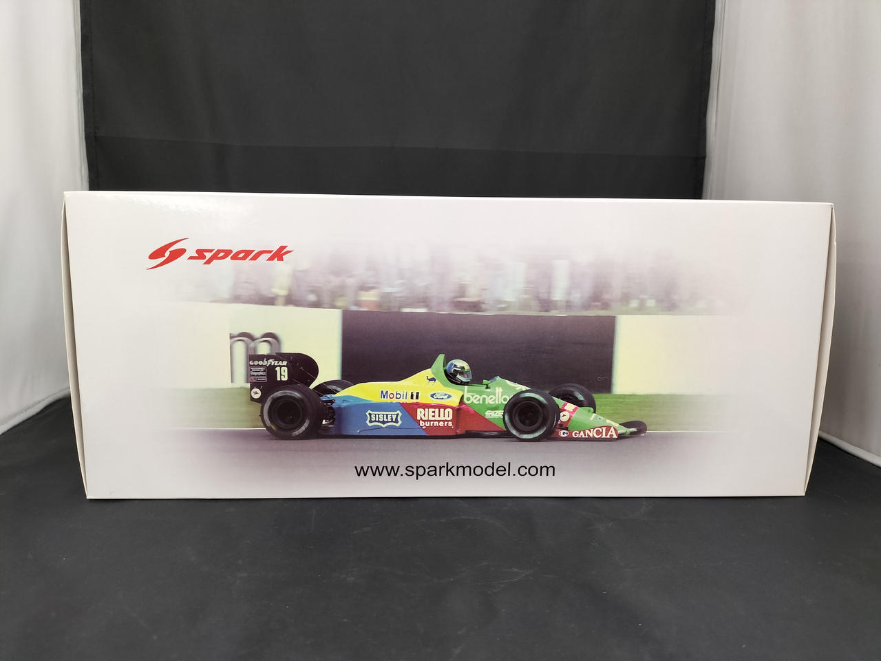 SPARK  BENETTON B188 15,840円