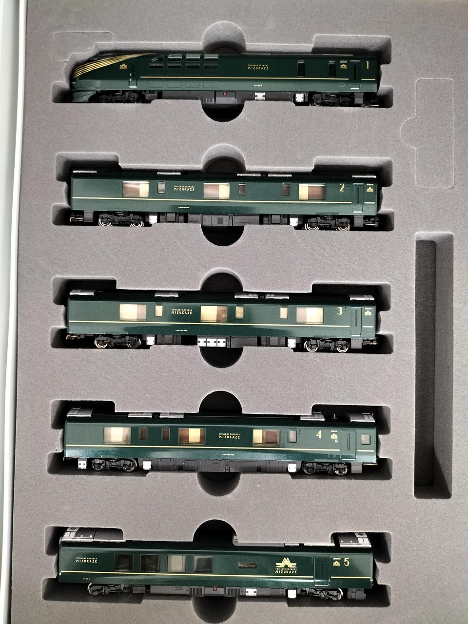 TOMIX TWILIGHT EXPRESS 瑞風　未使用品 Amazon | TOMIX Nゲージ 限定 87系 TWILIGHT EXPRESS 瑞風 セット 10両