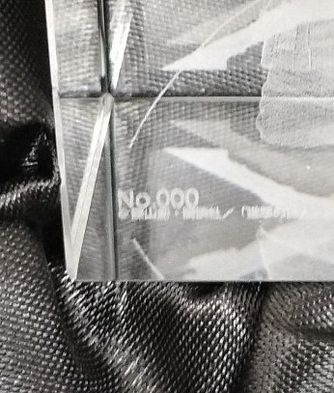 シリアルナンバー、000