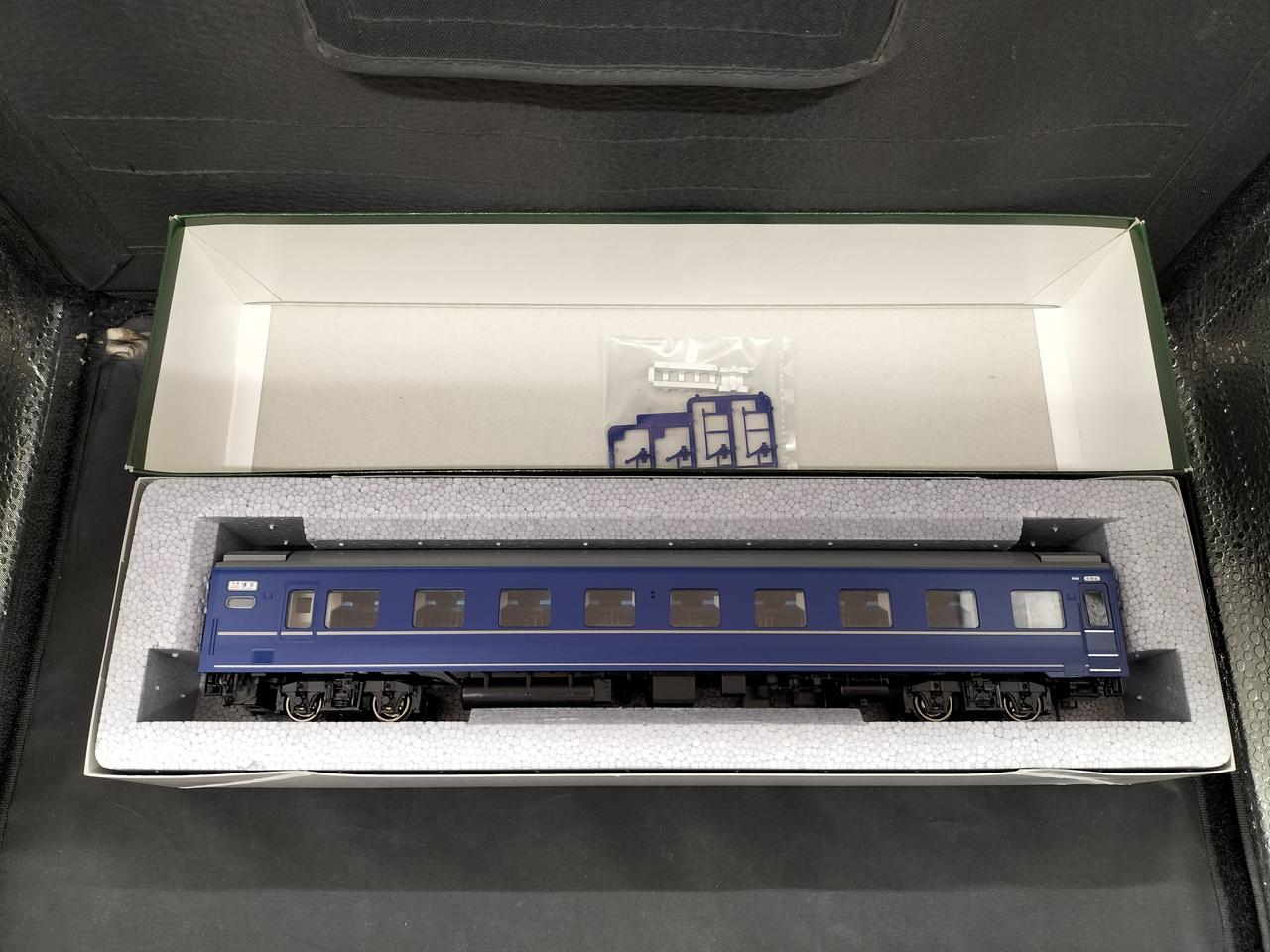 説明書欠品、付属品揃っているか不明です。