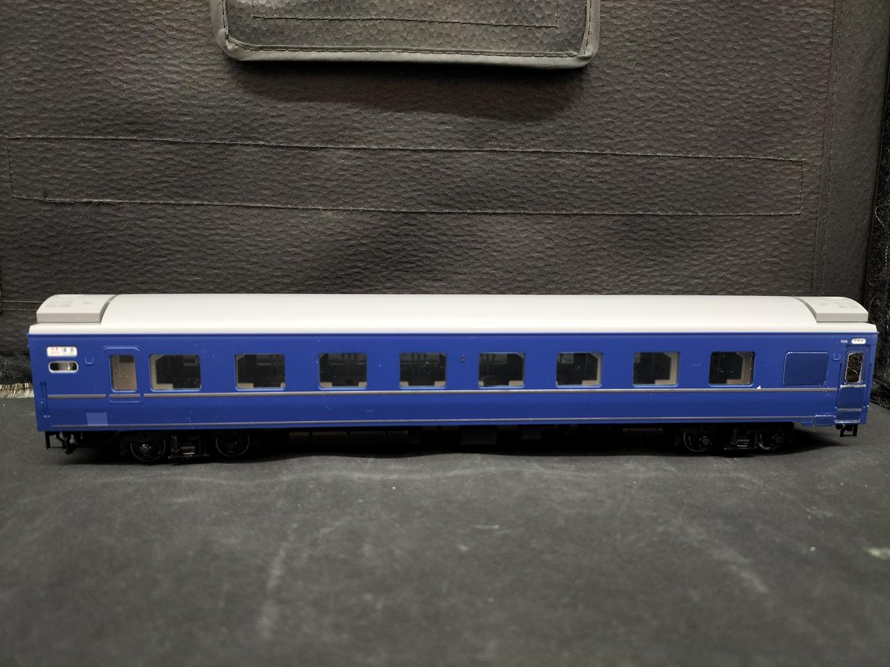 反対側です、窓閉塞、ドアの形が異なります