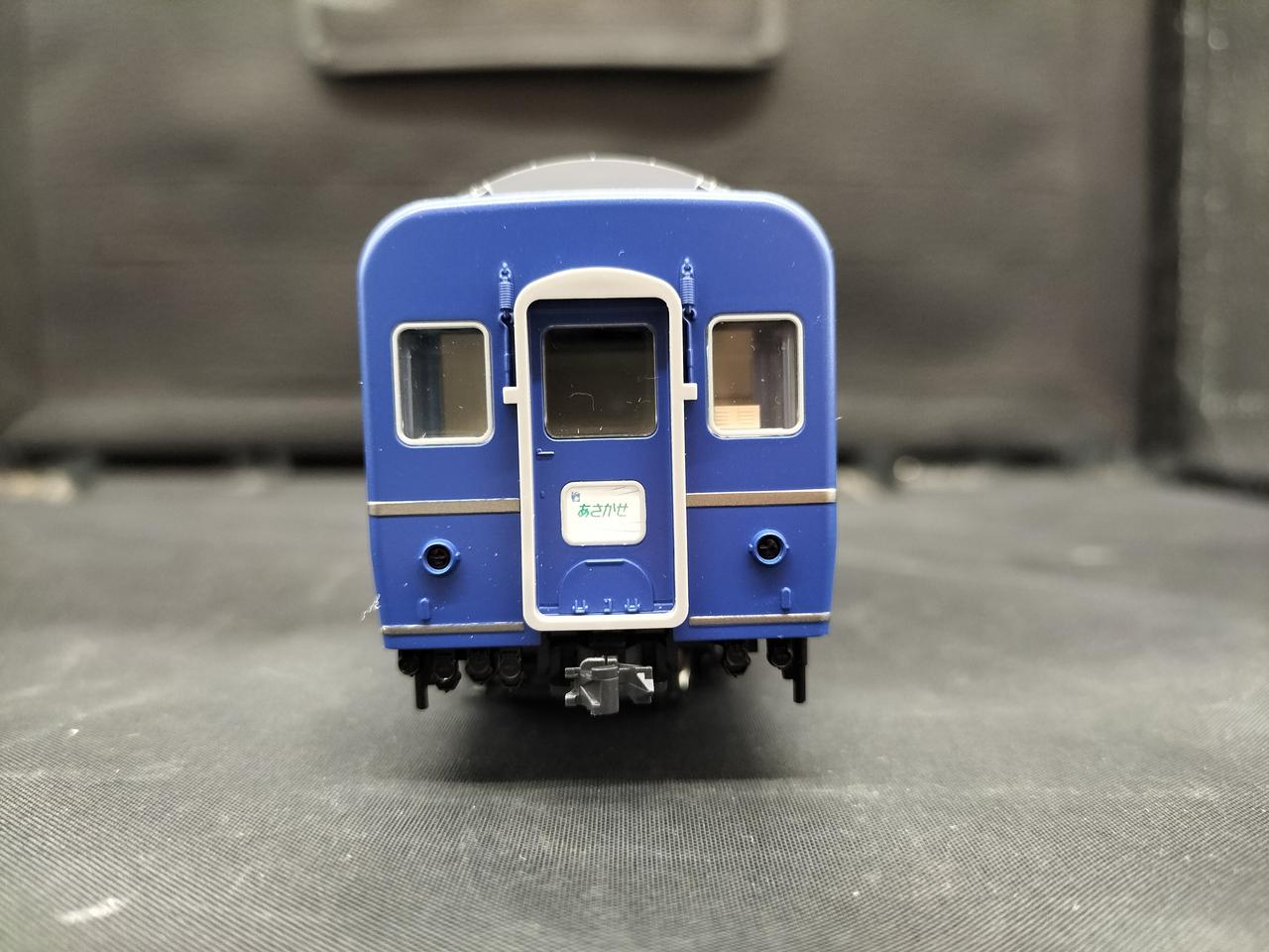 連結器面、テール点灯しません