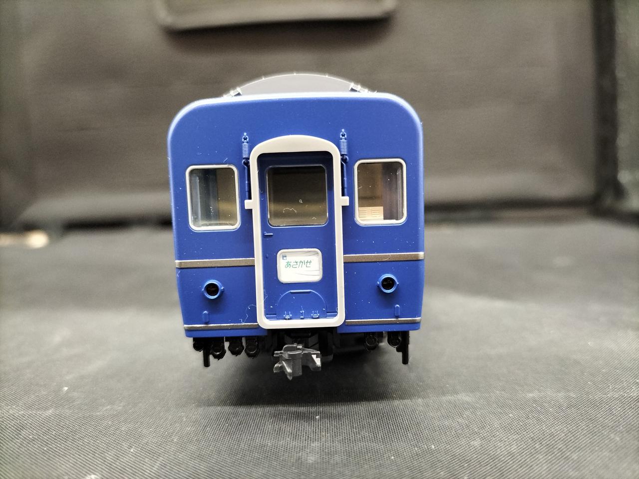 テールこちら側のみ点灯しました