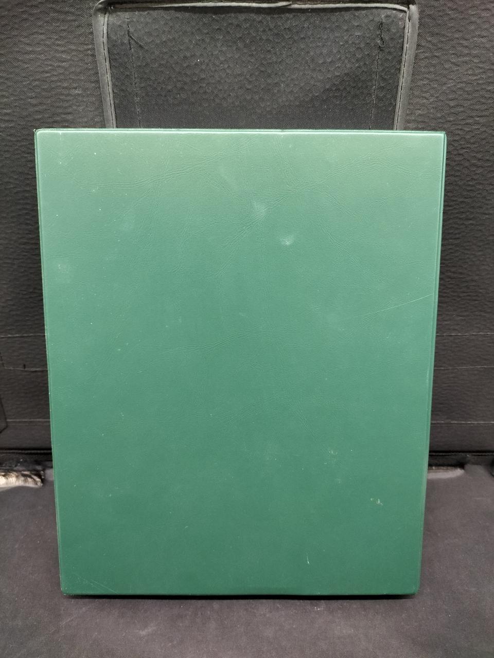 ケース全体に汚れあります