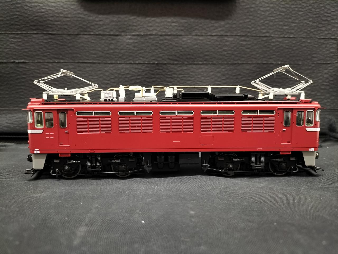 側面、パンタグラフ展開します