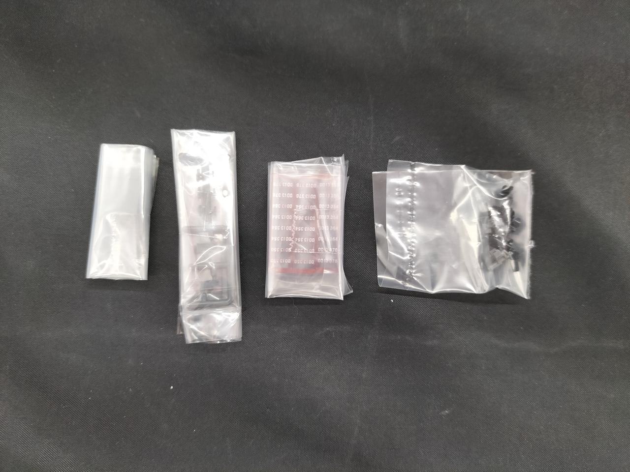 付属品の袋未開封です