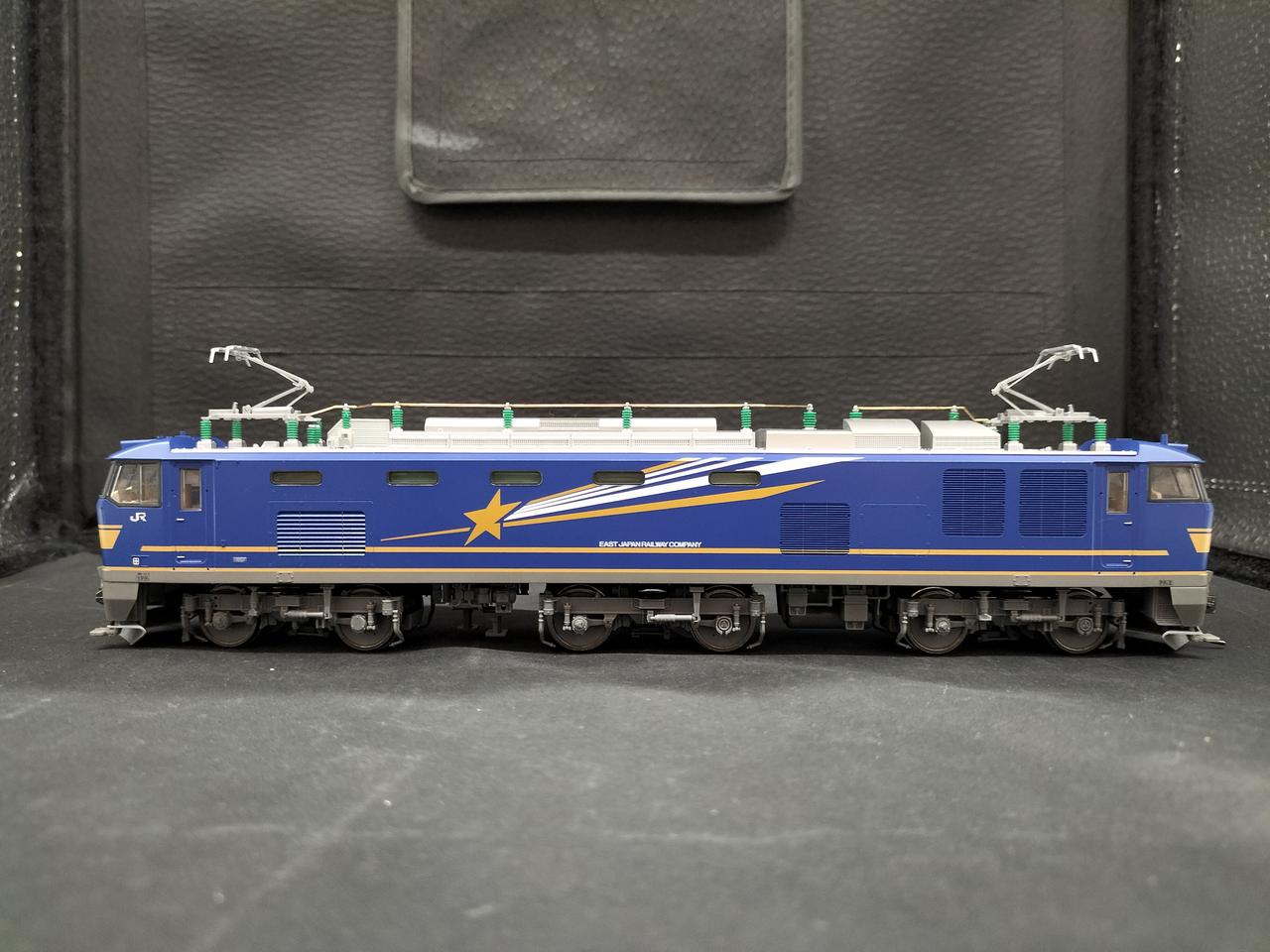 側面、パンタグラフ展開します