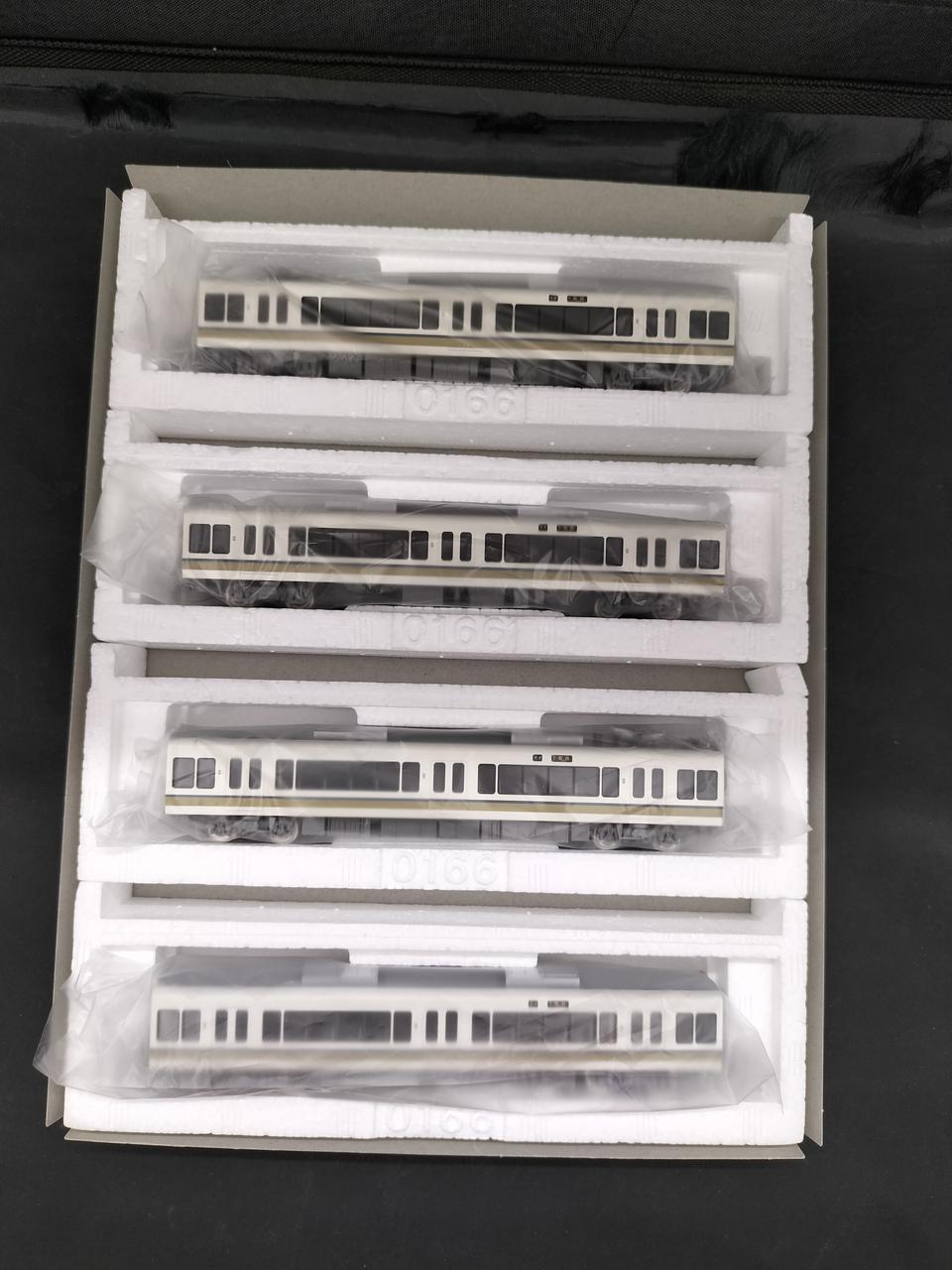 三両目発泡スチロール右上折れ