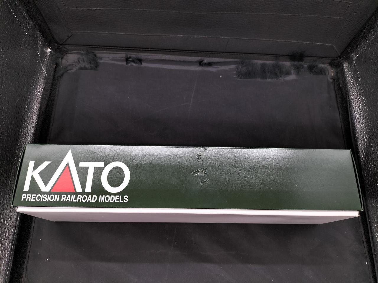 箱側面に劣化したゴムのようなもの付着