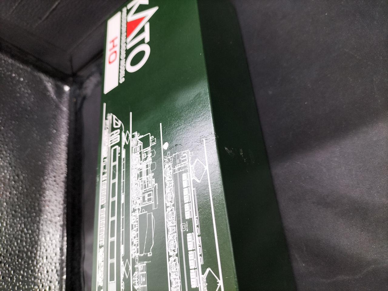 正面〜側面に掛けて汚れあります