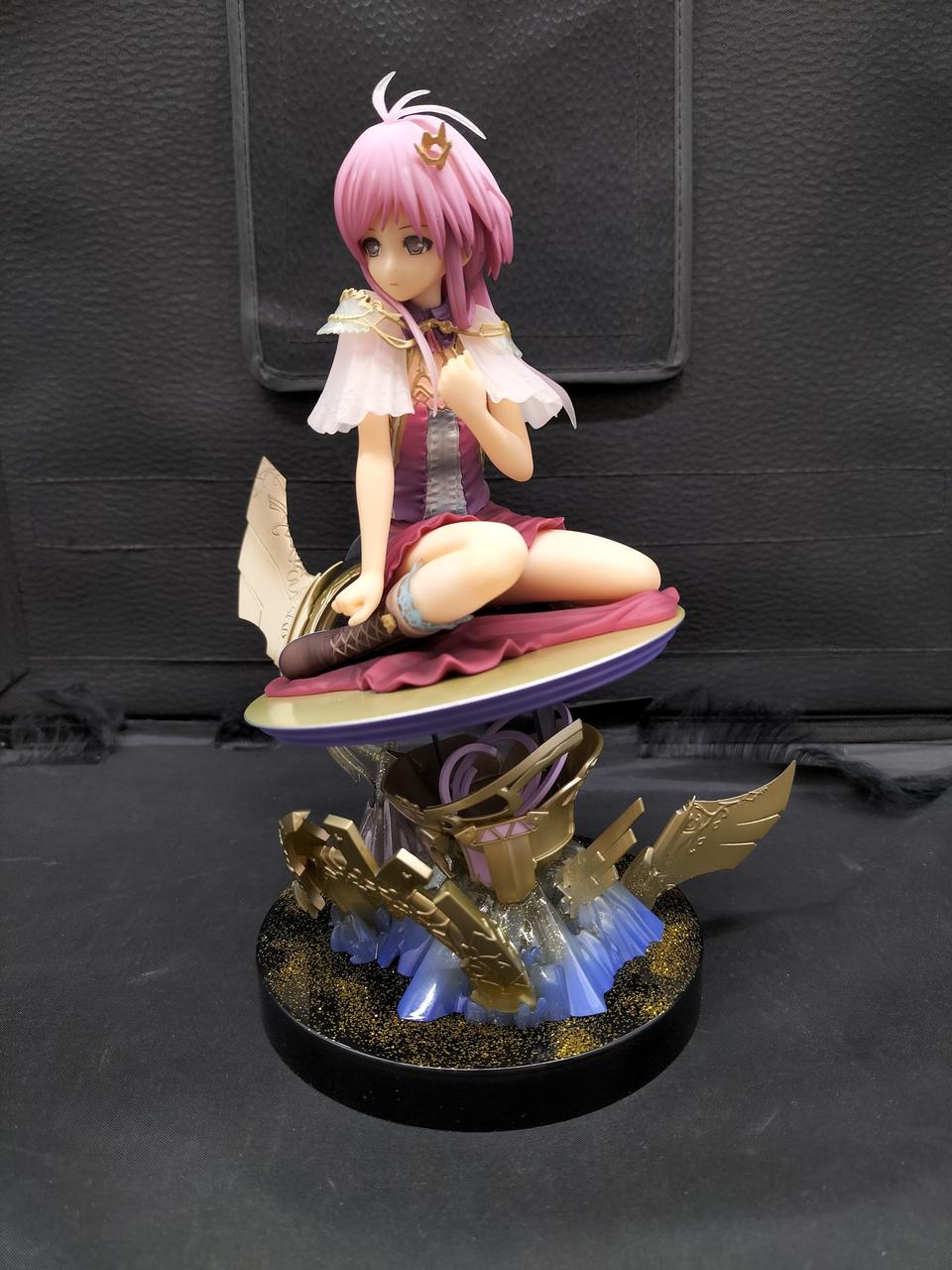 台座にフィギュアはめにくいです