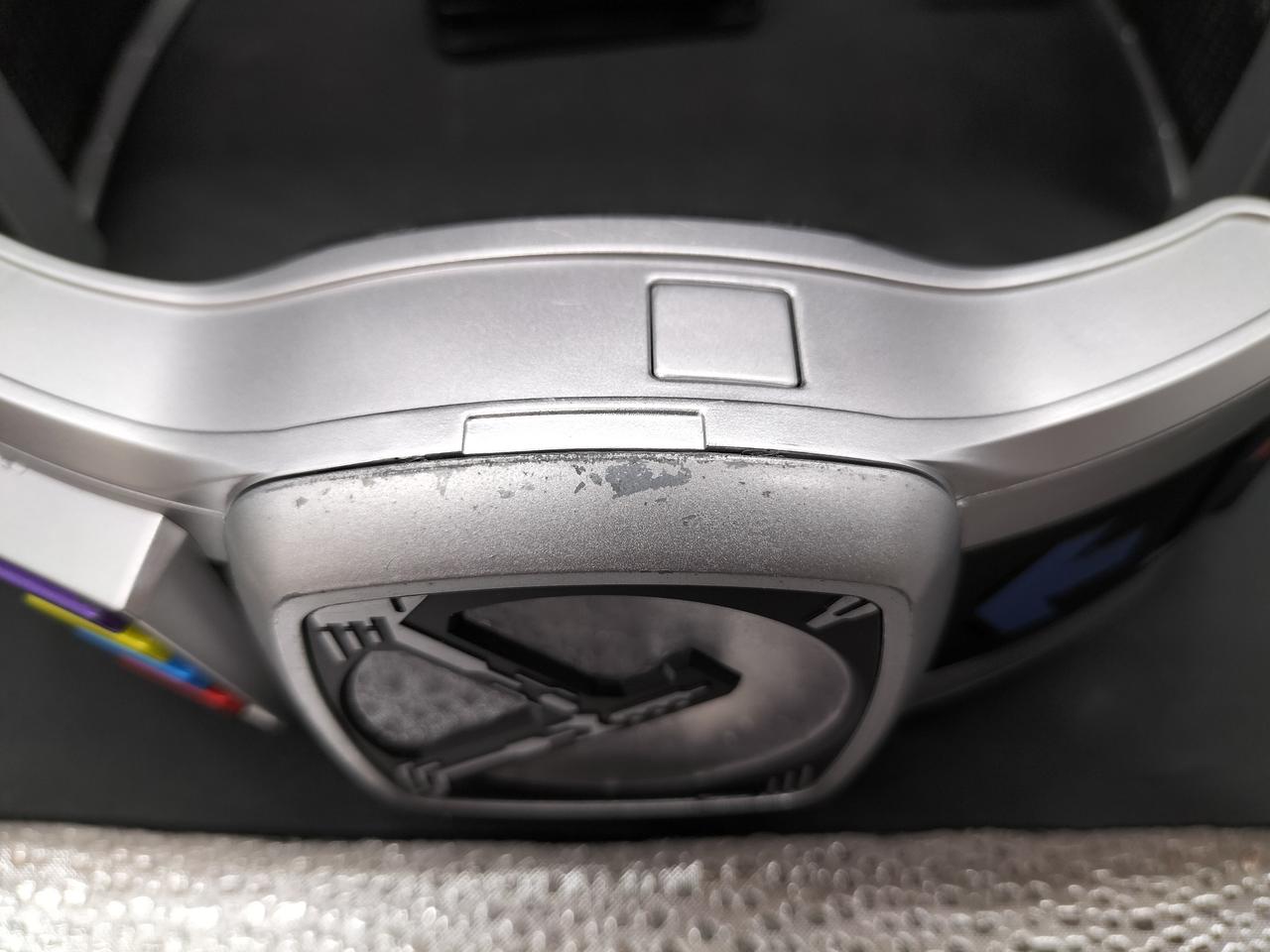 本体に傷あります