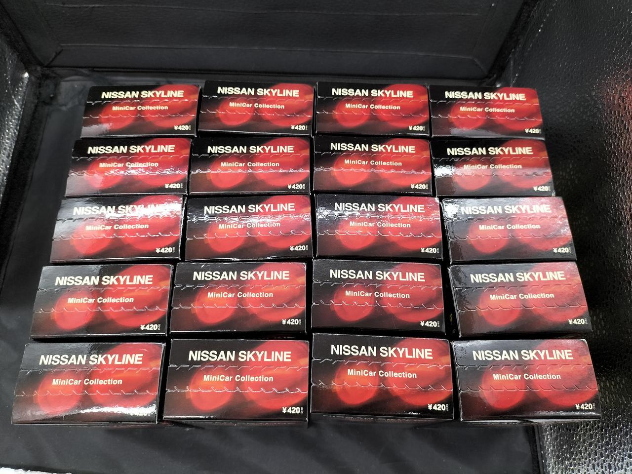 ミニカー入ってる箱未開封です