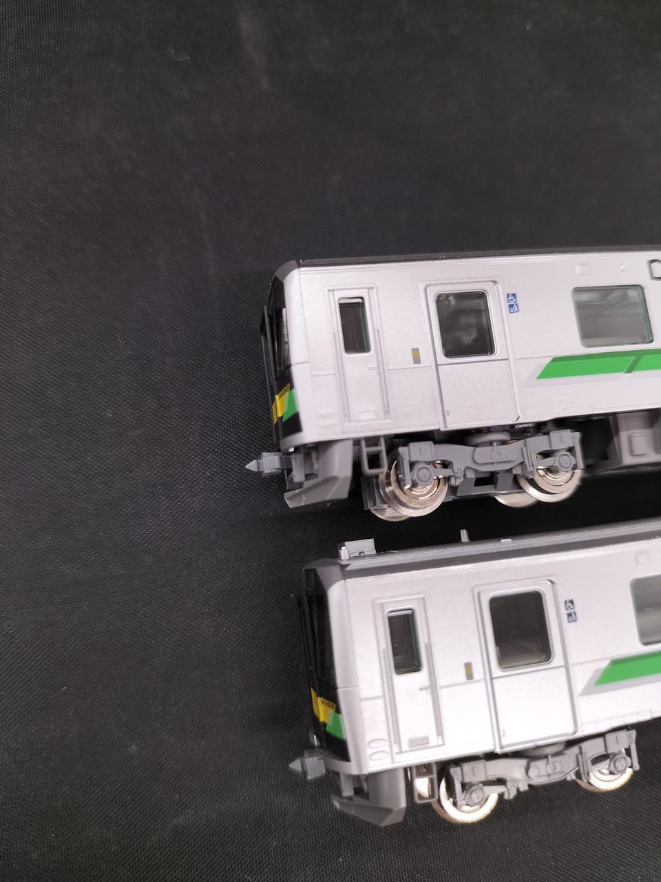 幌を取り付ける部分少し浮いています