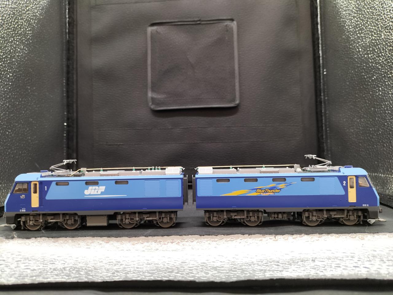 側面、パンタグラフ展開します